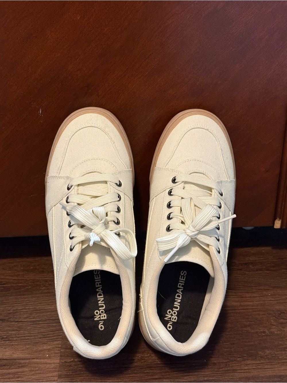 No Boundaries Men's Cream Canvas Low-Top Sneakers